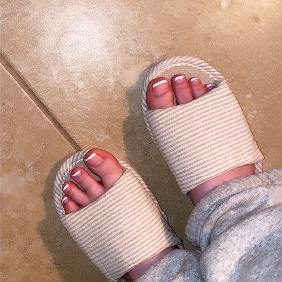 STRIPED SLIDES - Picture 3 of 12